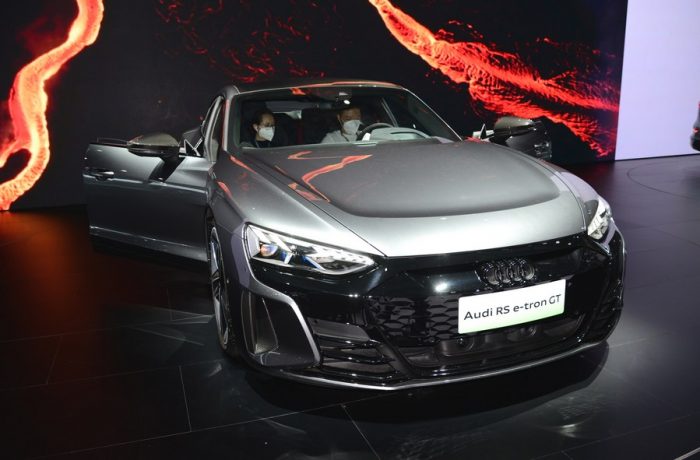 Veículo Audi de nova energia exibido na 19ª Exposição Internacional de Automóveis da China em Changchun, capital da Província de Jilin, no nordeste do país, em 18 de julho de 2022. (Xinhua/Zhang Jian)