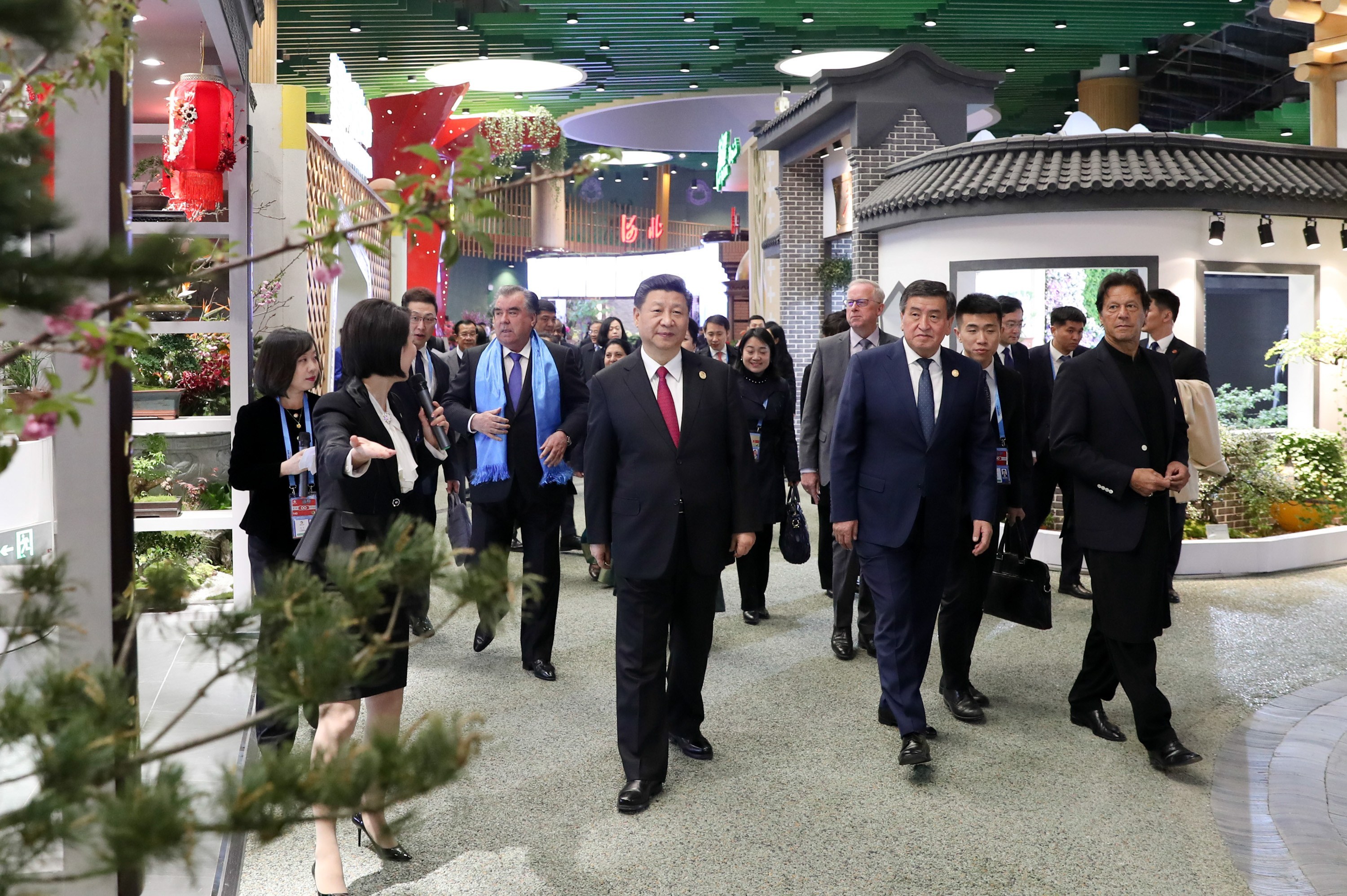 Xi Jinping e líderes estrangeiros visitam exposição de horticultura