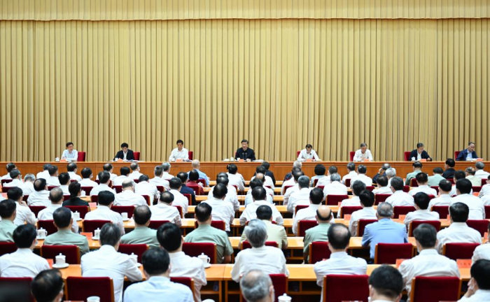 Xi destaca características chinesas para construir um país socialista moderno