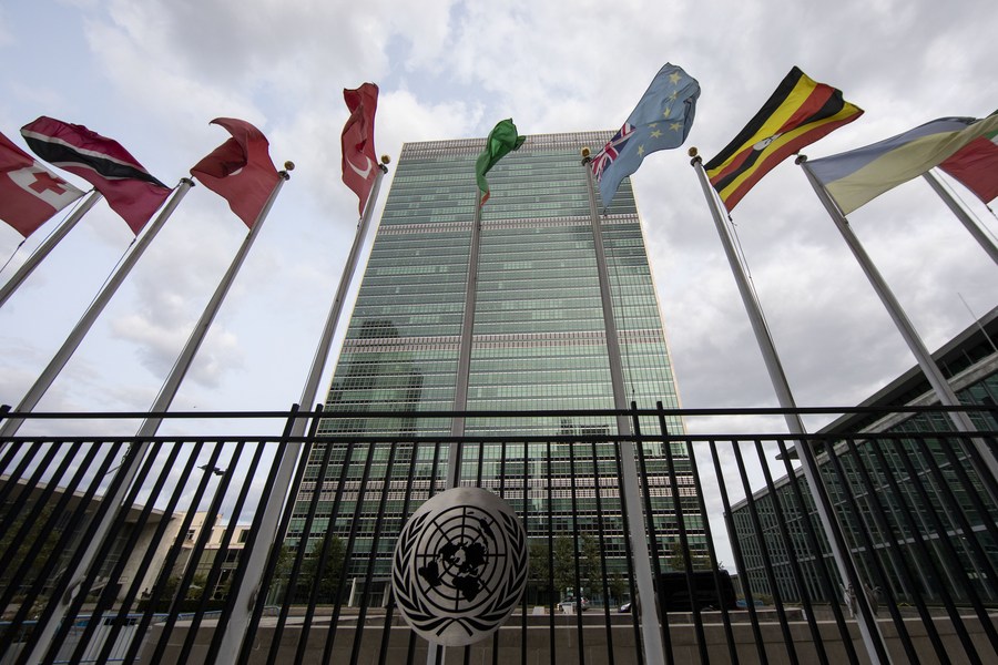 China critica retirada dos EUA de organizações internacionais e reafirma apoio à ONU