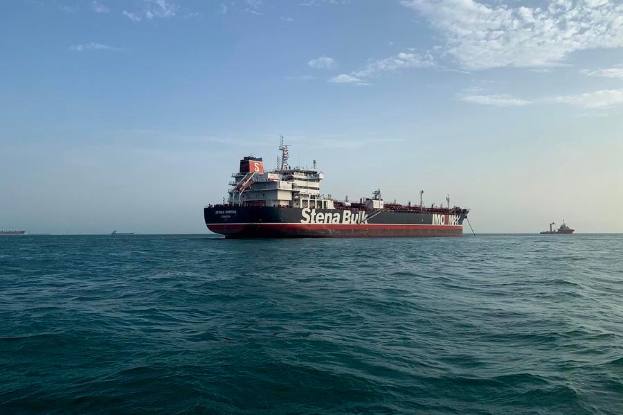 China pede retomada da navegação no Estreito de Ormuz para preservar cadeias globais