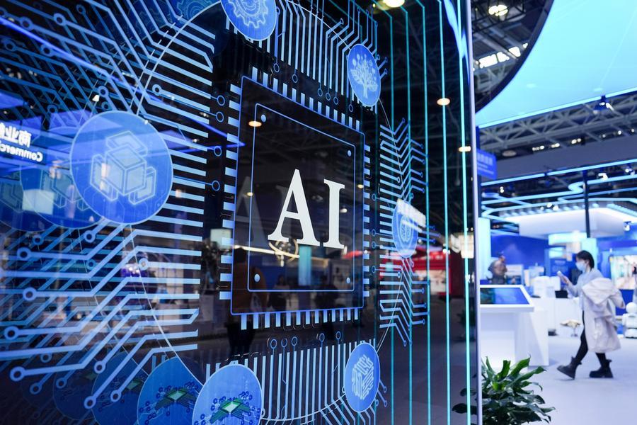 Indústria de IA da China ultrapassa R$ 910 milhões em 2025 com crescimento de 40%
