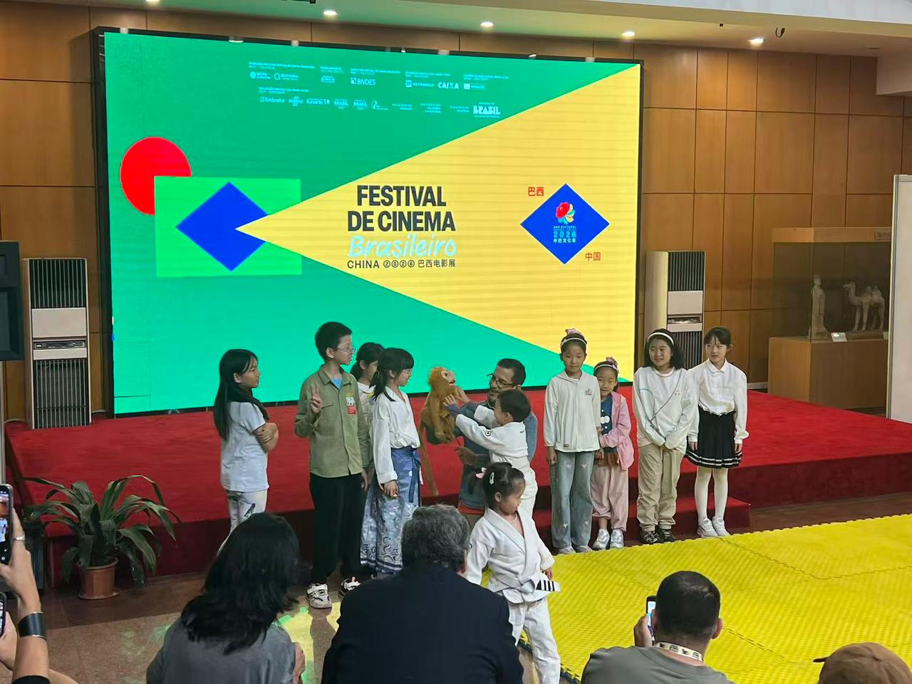 Crianças, natureza e… ação!