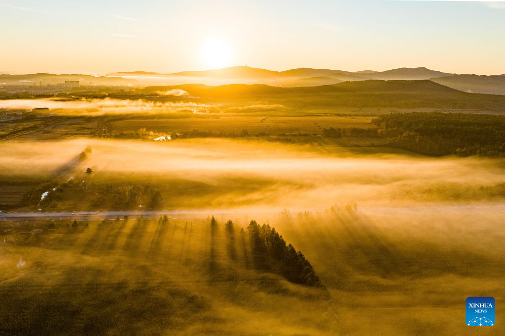 Província chinesa de Heilongjiang exibe paisagens vibrantes com a chegada do outono. (Yuan Yong/Xinhua) Província chinesa de Heilongjiang exibe paisagens vibrantes com a chegada do outono. (Yuan Yong/Xinhua)