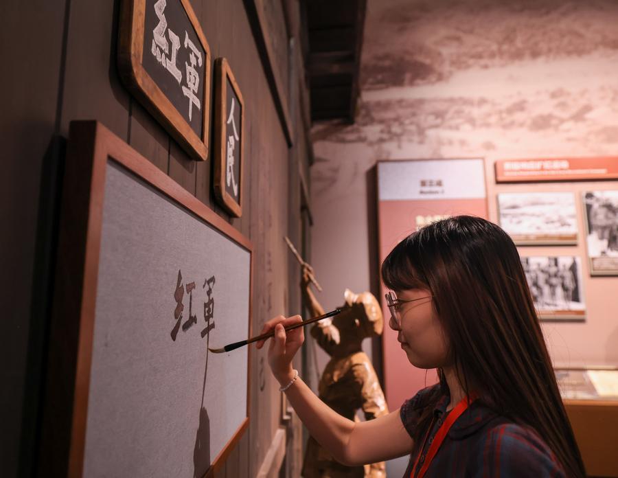 Museu em Pequim exibe mais de 300 peças inéditas sobre a Longa Marcha
