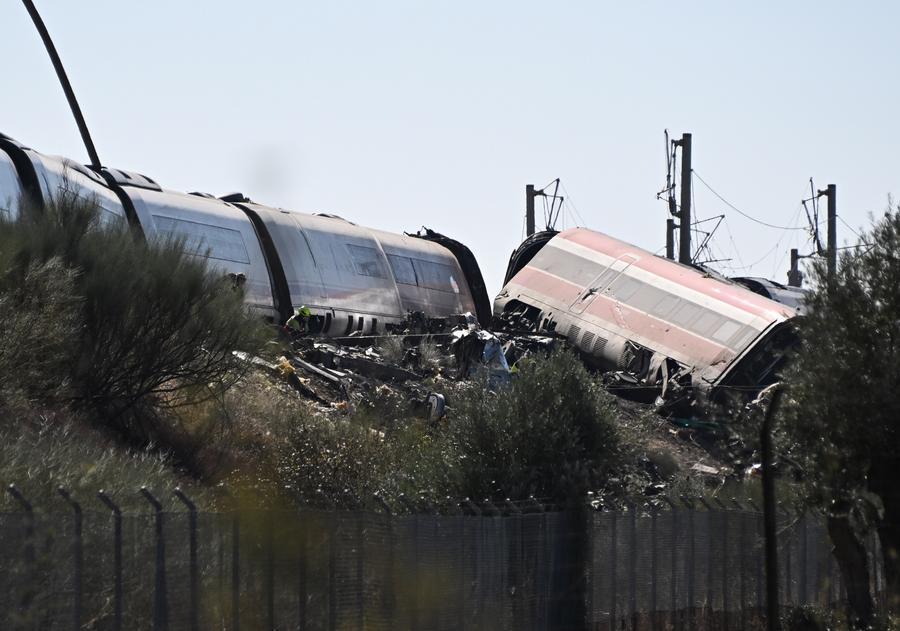 Xi envia condolências à Espanha por acidente de trem em Toledo
