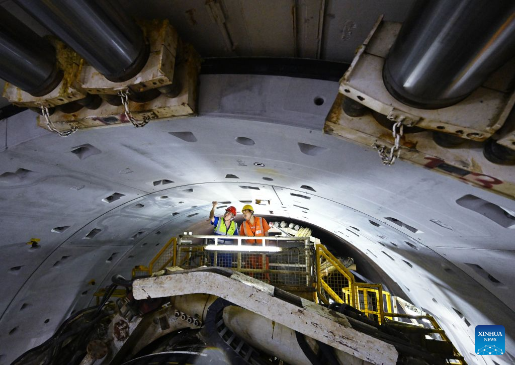 China conclui escavação do maior túnel rodoviário submarino do país